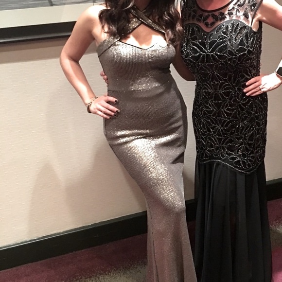 Women’s gown size 4 - Picture 5 of 5